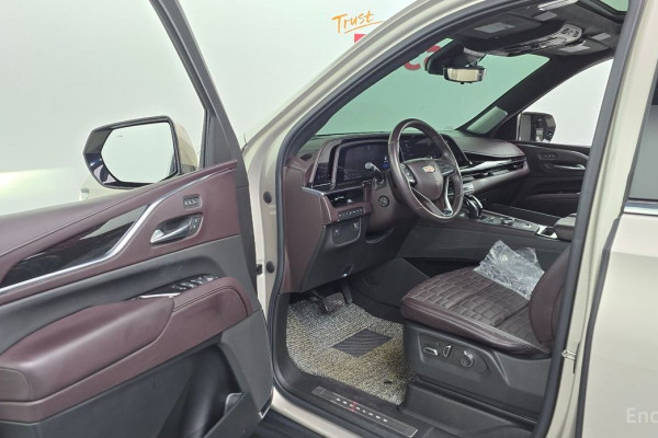 2022 Cadillac Escalade с пробегом 77 336 км