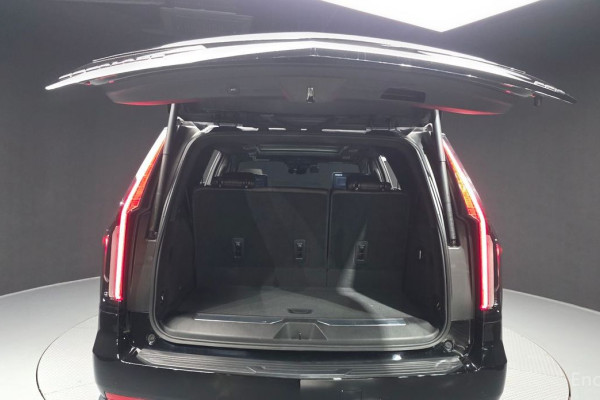 2022 Cadillac Escalade с пробегом 99 390 км