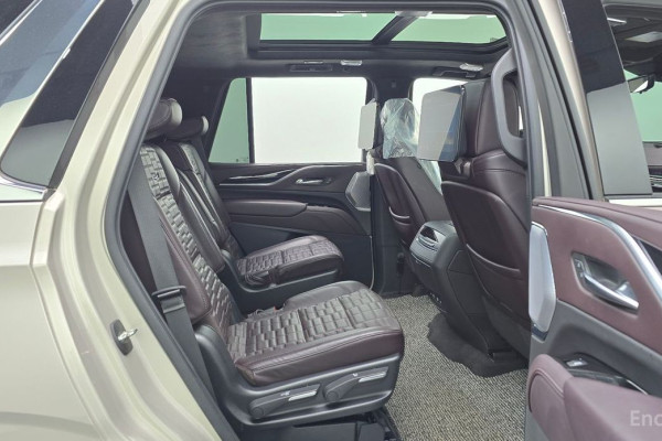 2022 Cadillac Escalade с пробегом 77 336 км