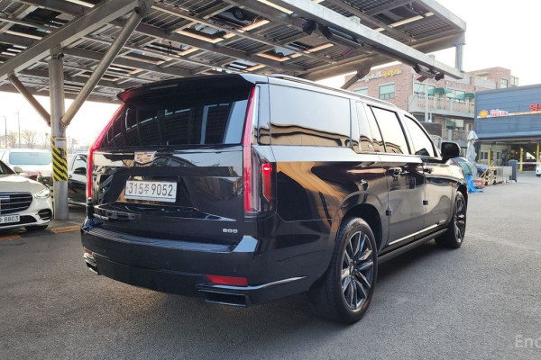 2023 Cadillac Escalade с пробегом 33 451 км