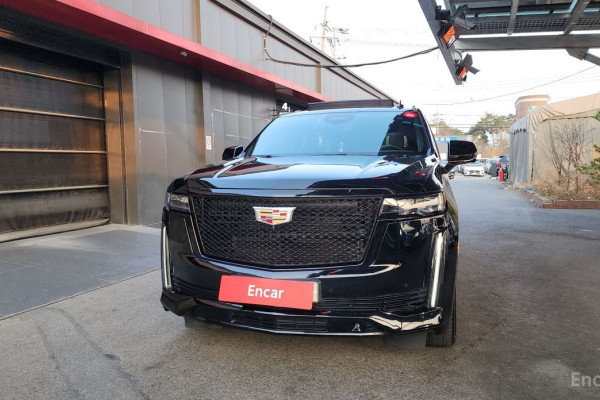 2023 Cadillac Escalade с пробегом 33 451 км