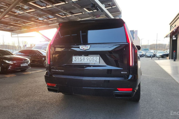 2023 Cadillac Escalade с пробегом 33 451 км