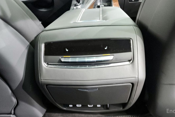 2022 Cadillac Escalade с пробегом 35 958 км