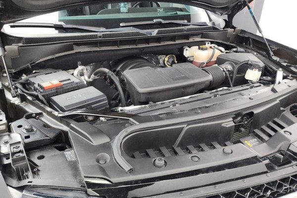 2023 Cadillac Escalade с пробегом 33 451 км