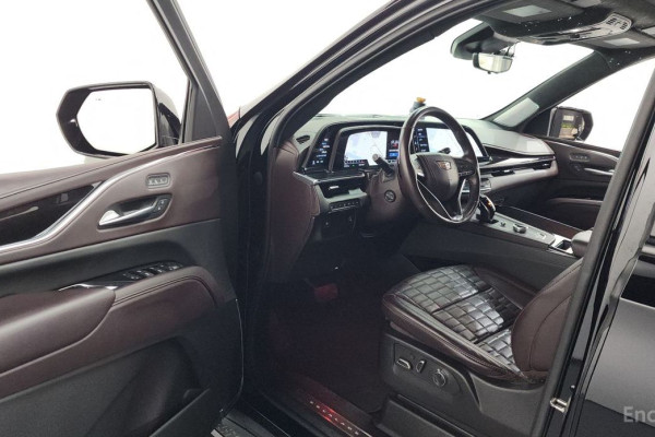 2023 Cadillac Escalade с пробегом 33 451 км