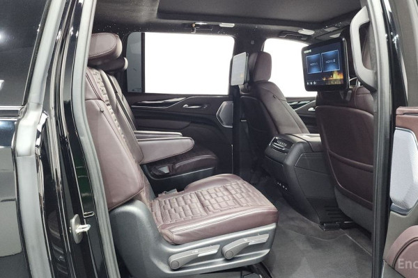 2023 Cadillac Escalade с пробегом 33 451 км