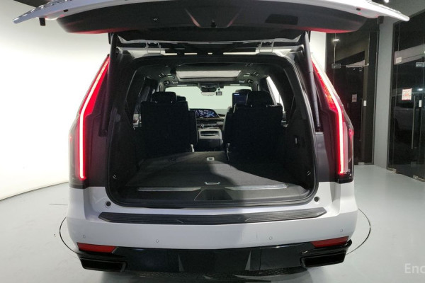 2022 Cadillac Escalade с пробегом 35 958 км