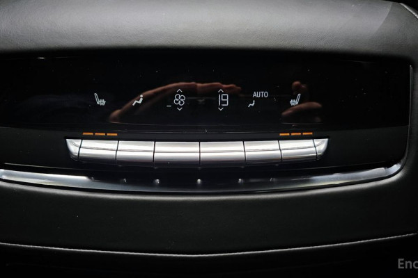 2022 Cadillac Escalade с пробегом 27 583 км