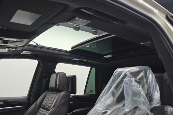 2022 Cadillac Escalade с пробегом 77 336 км