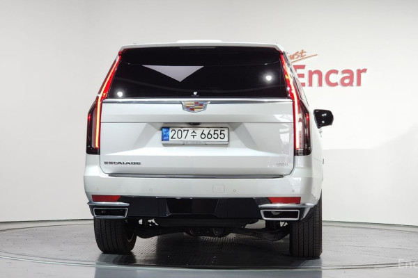 2023 Cadillac Escalade с пробегом 13 762 км