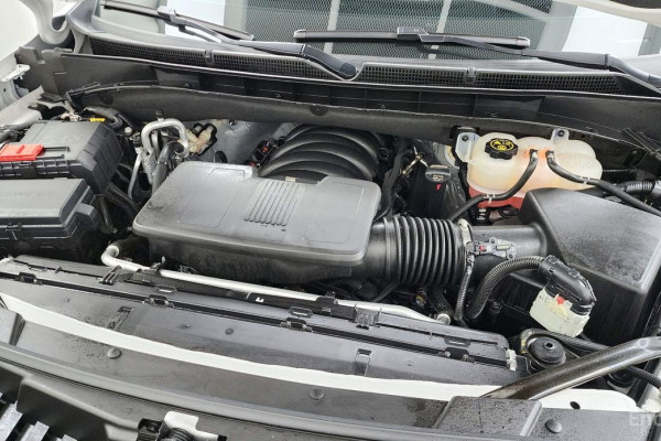 2023 Cadillac Escalade с пробегом 13 762 км