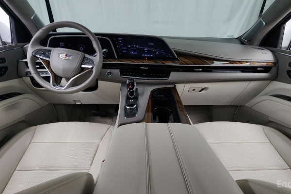 2023 Cadillac Escalade с пробегом 13 762 км