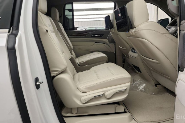 2023 Cadillac Escalade с пробегом 13 762 км