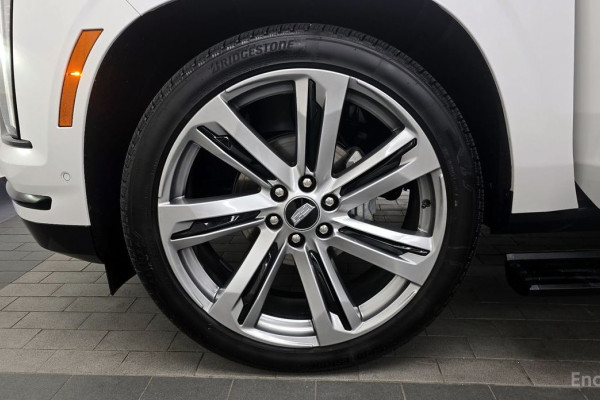 2025 Cadillac Escalade с пробегом 3 995 км