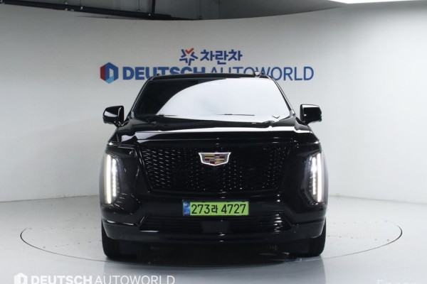 2025 Cadillac Escalade с пробегом 3 935 км