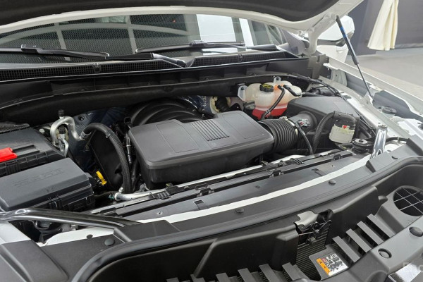 2025 Cadillac Escalade с пробегом 3 995 км