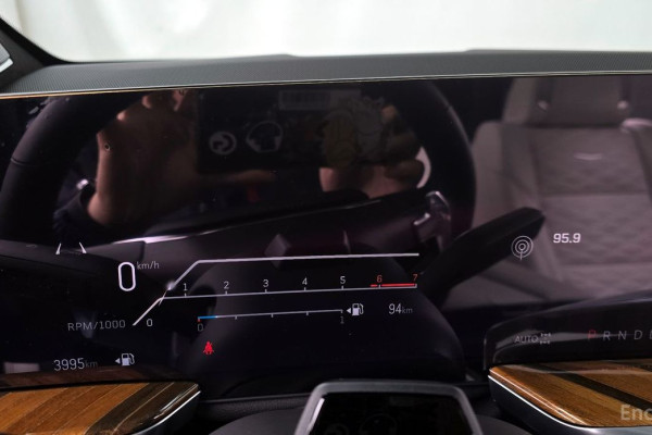 2025 Cadillac Escalade с пробегом 3 995 км