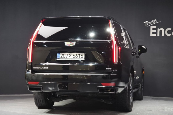 2023 Cadillac Escalade с пробегом 77 359 км
