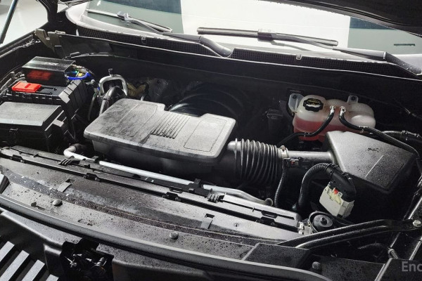 2025 Cadillac Escalade с пробегом 11 104 км