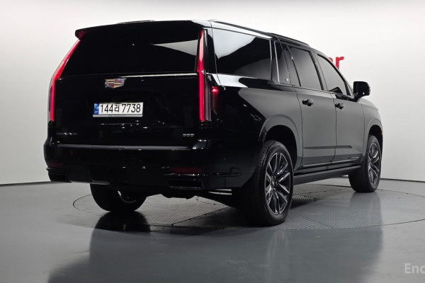 2023 Cadillac Escalade с пробегом 26 541 км