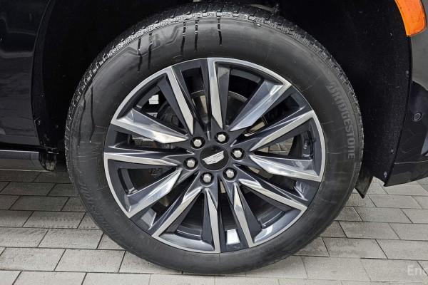 2023 Cadillac Escalade с пробегом 77 359 км