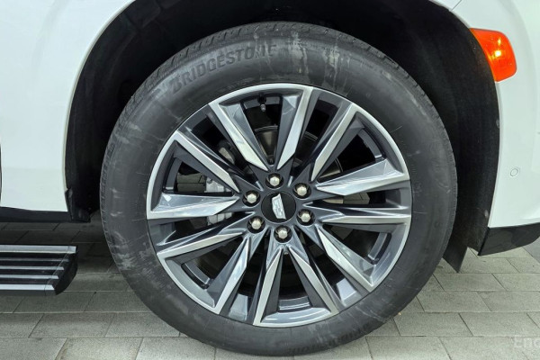 2023 Cadillac Escalade с пробегом 33 678 км