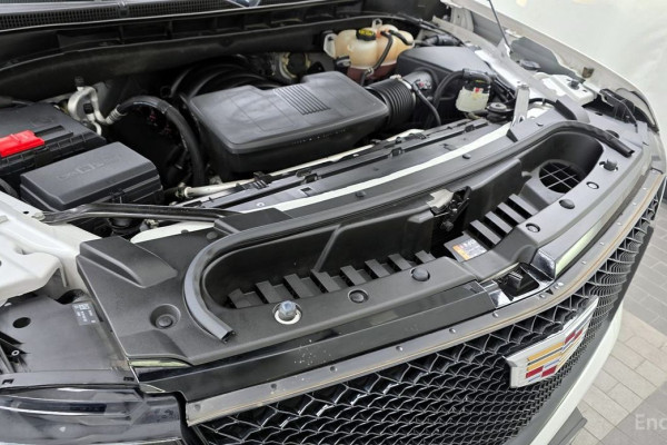 2023 Cadillac Escalade с пробегом 33 678 км