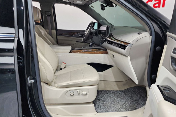 2022 Cadillac Escalade с пробегом 62 878 км