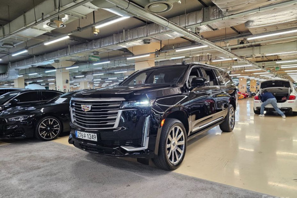 2022 Cadillac Escalade с пробегом 35 613 км