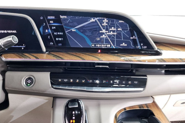 2022 Cadillac Escalade с пробегом 62 878 км