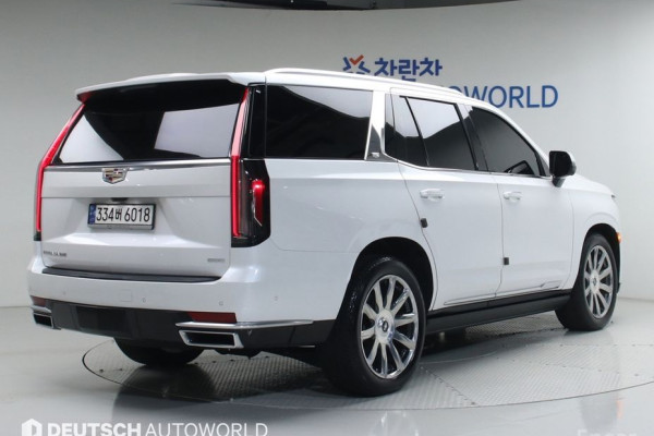 2023 Cadillac Escalade с пробегом 17 218 км