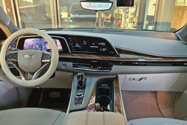 2022 Cadillac Escalade с пробегом 26 305 км