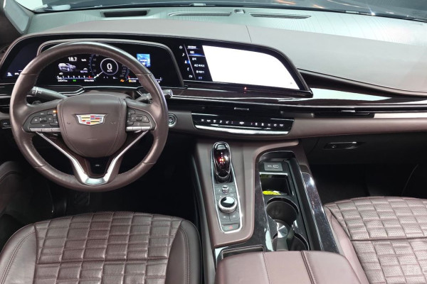 2023 Cadillac Escalade с пробегом 26 541 км