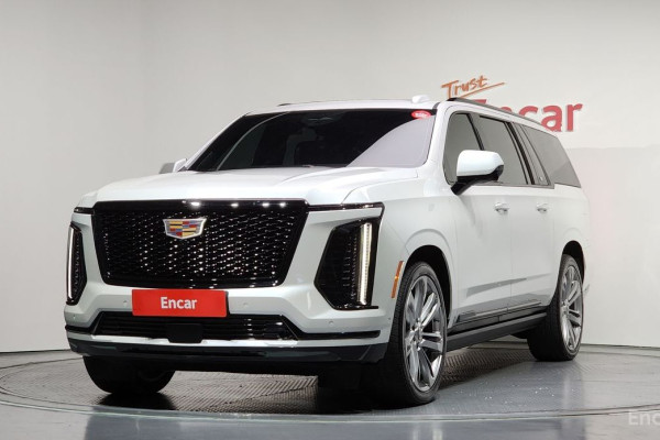 2025 Cadillac Escalade с пробегом 14 837 км