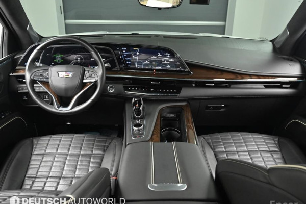 2023 Cadillac Escalade с пробегом 17 218 км