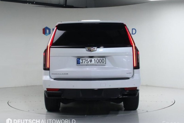 2023 Cadillac Escalade с пробегом 30 833 км