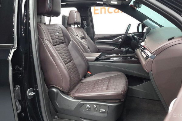 2023 Cadillac Escalade с пробегом 26 541 км