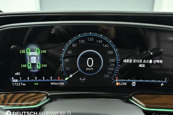 2023 Cadillac Escalade с пробегом 17 218 км