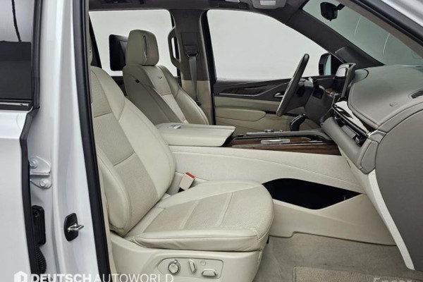 2023 Cadillac Escalade с пробегом 30 833 км