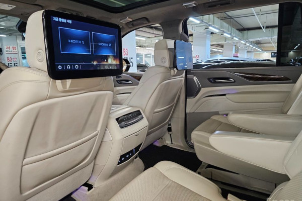 2022 Cadillac Escalade с пробегом 35 613 км