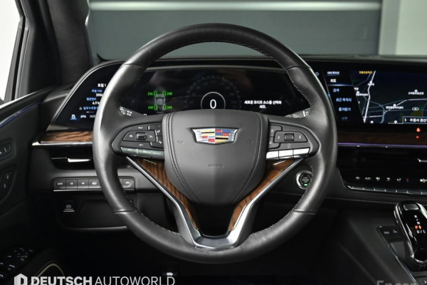 2023 Cadillac Escalade с пробегом 17 218 км