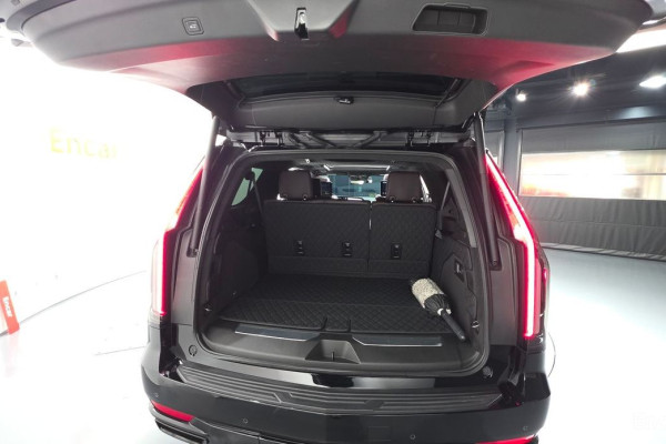 2023 Cadillac Escalade с пробегом 26 541 км