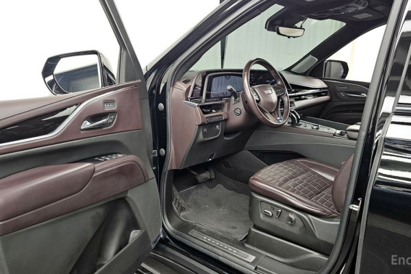 2022 Cadillac Escalade с пробегом 90 909 км