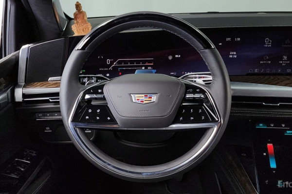 2025 Cadillac Escalade с пробегом 14 837 км