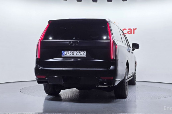 2023 Cadillac Escalade с пробегом 26 633 км