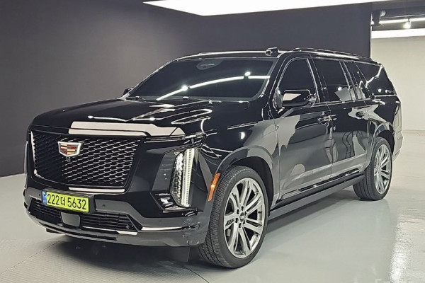 2025 Cadillac Escalade с пробегом 18 777 км