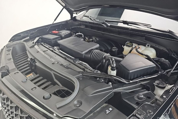 2025 Cadillac Escalade с пробегом 18 777 км