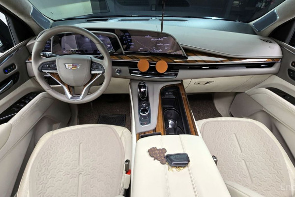 2023 Cadillac Escalade с пробегом 26 633 км