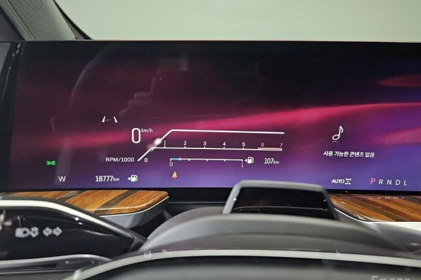 2025 Cadillac Escalade с пробегом 18 777 км