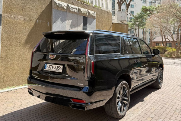 2022 Cadillac Escalade с пробегом 52 125 км